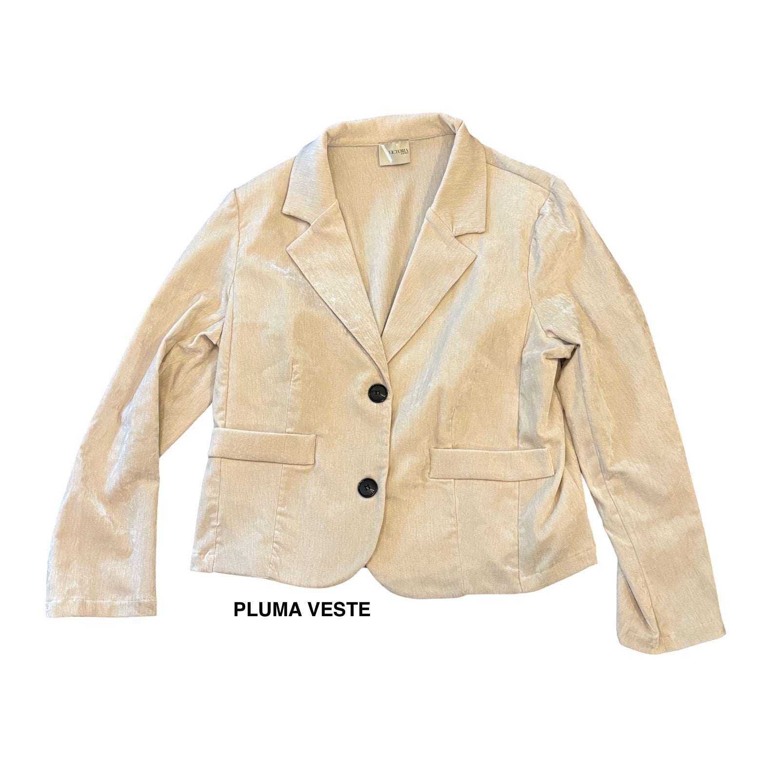 · Pluma Veste ·