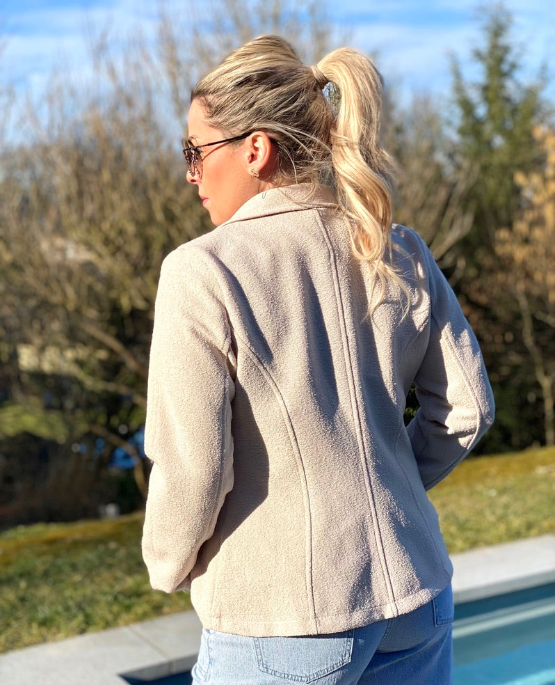 · Christina Veste ·