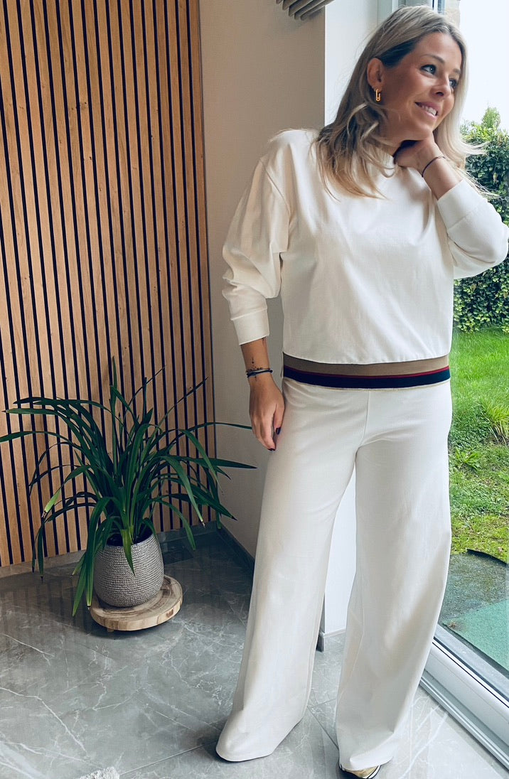 · Regina Ensemble ·