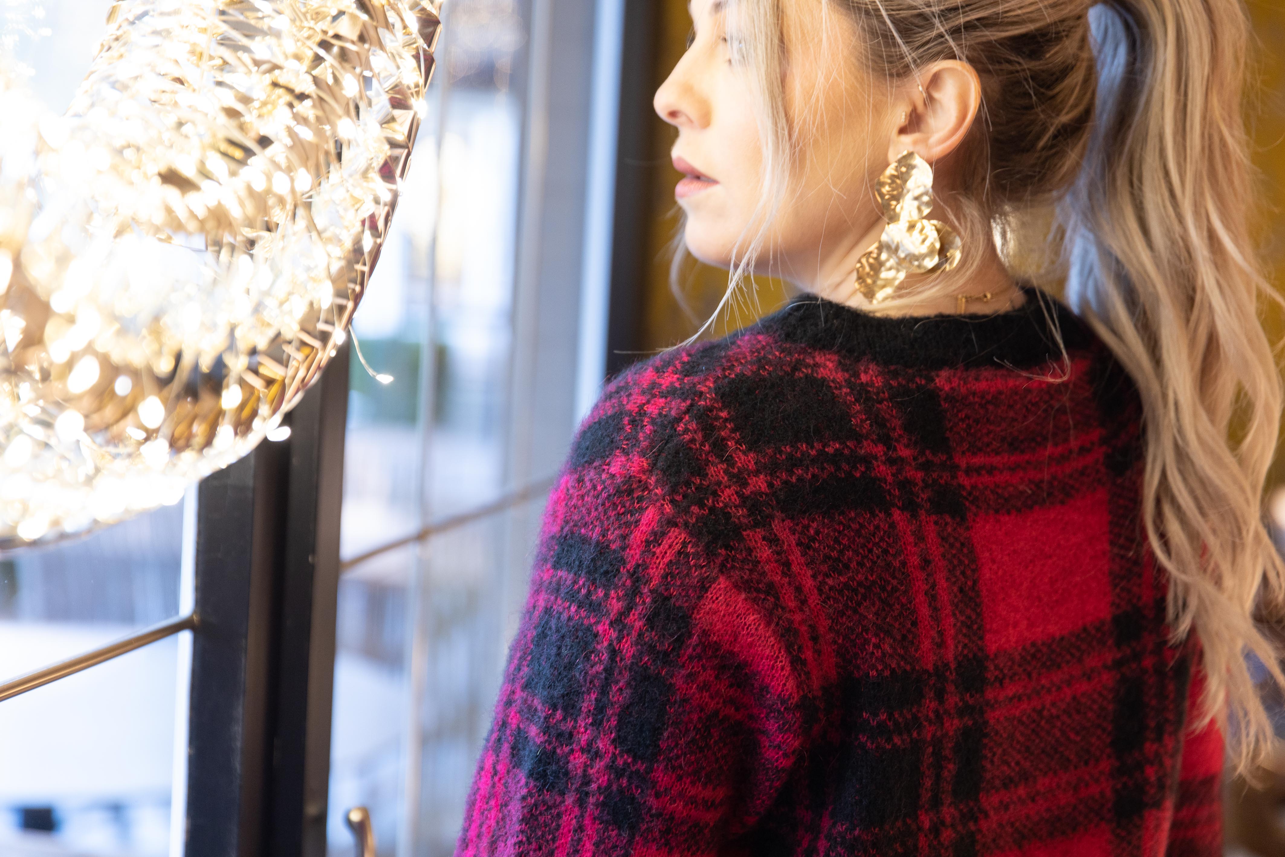 · Sibari Sweater ·