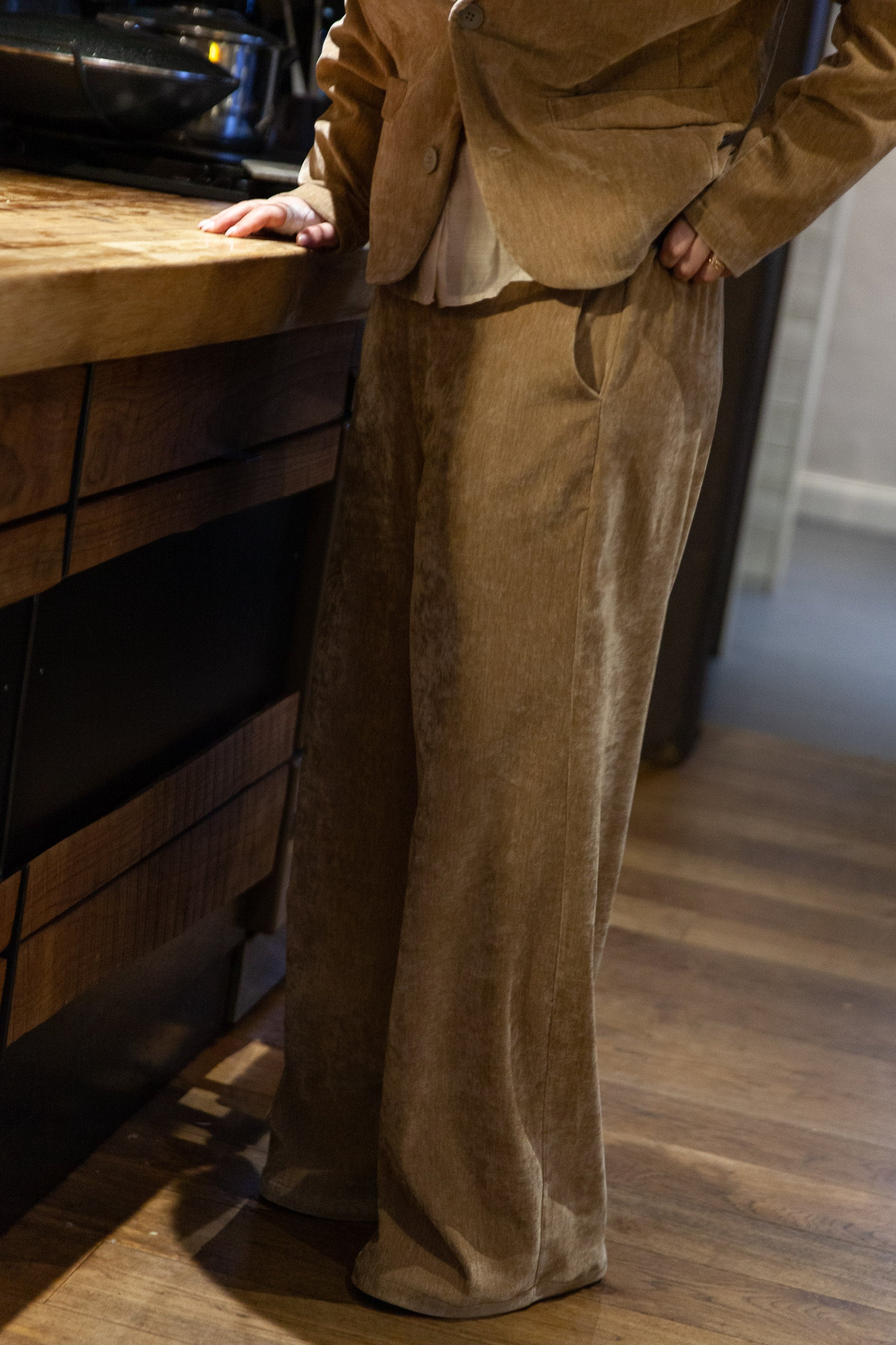 · Pluma Pantalon ·